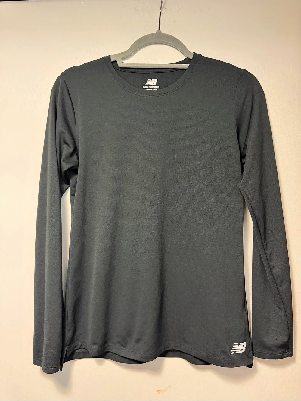 New Balance Women's Small Long Sleeve Athletic Shirt Size Small
